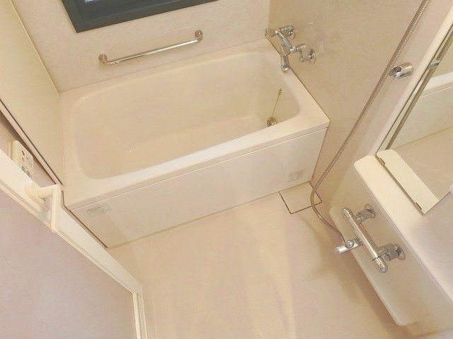 バス・シャワールーム　浴室追い炊き・浴室乾燥機付き！