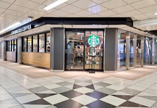 飲食店　スターバックスコーヒー 中野坂上メトロピア店（飲食店）まで392m