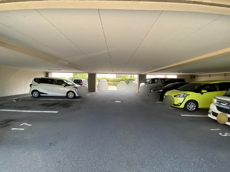 駐車場　駐車場