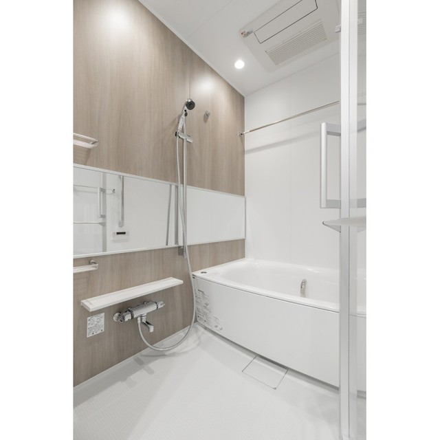 バス・シャワールーム　※写真は同タイプ住戸です。