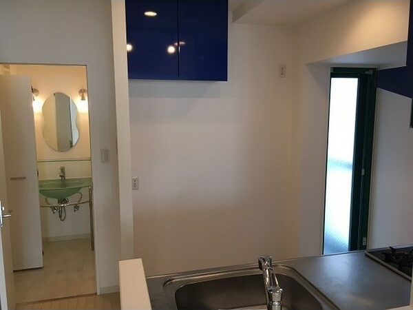 洗面設備　※写真は同じマンションの違う部屋のものになります。
