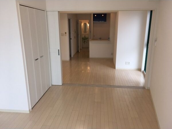 居室・リビング　※写真は同じマンションの違う部屋のものになります。