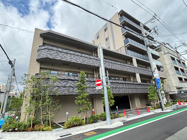 プレサンスロジェ甲子園口ルミエの外観写真