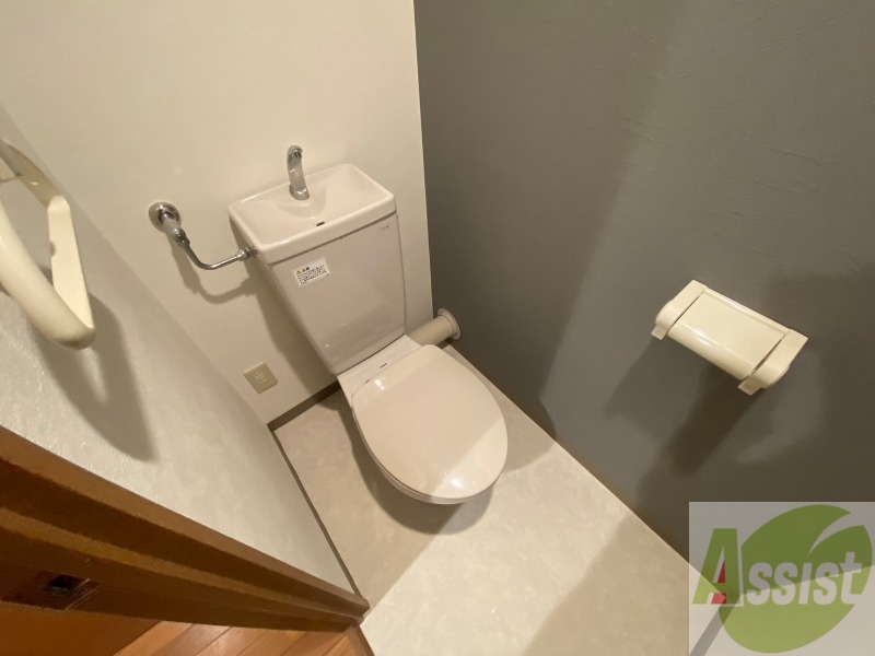 トイレ　こちらはトイレです。清潔感があり、安心して使用できます。