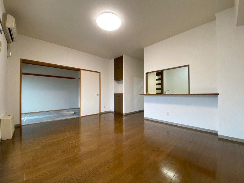 居室・リビング　広くてキレイなお部屋が広がっていて、充実した生活が送れそう。