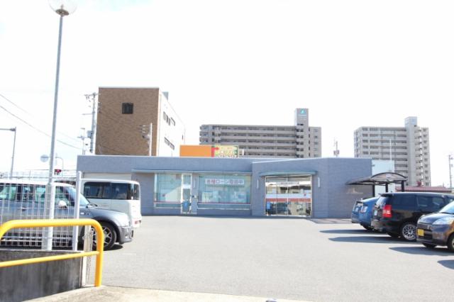 銀行　香川銀行東支店（銀行）まで1224m