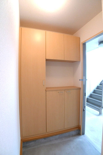 玄関　高さの違う収納でお手持ちの靴をすっきり収納☆
