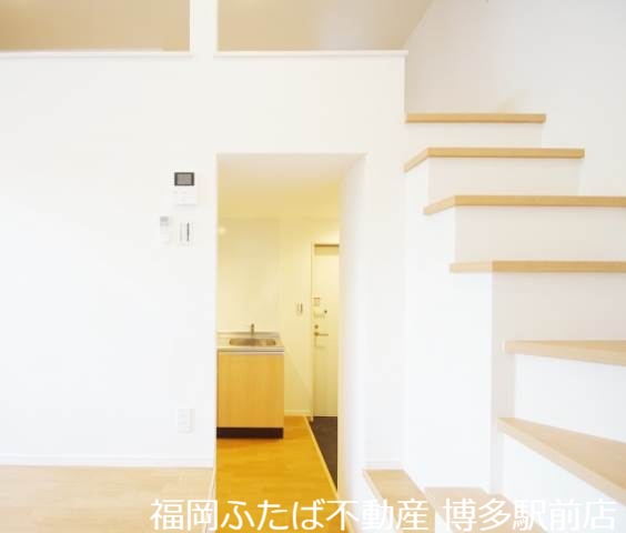 CRASTINE井尻の居間写真
