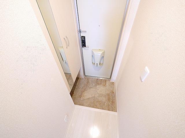 玄関　落ち着いた玄関です