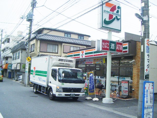 コンビニ　セブンイレブン本中山3（コンビニ）まで348m