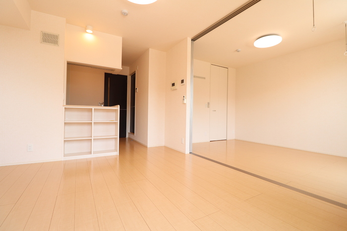 居室・リビング　※反転タイプのお部屋の写真です