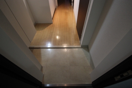 玄関　※別部屋の写真です