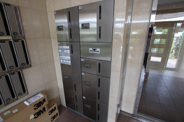 その他共有部分　荷物の受取に便利な宅配ボックスです♪