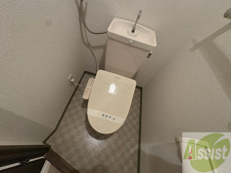 トイレ　こちらはトイレです。清潔感があり、安心して使用できます。