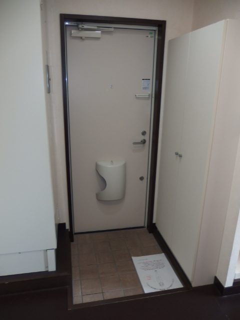 玄関　退去前参考写真