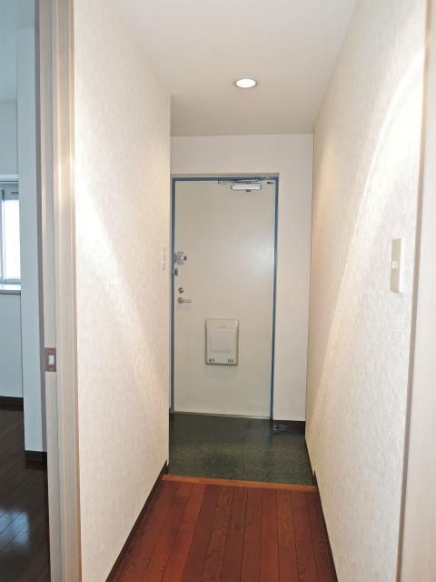 玄関　参考隣部屋