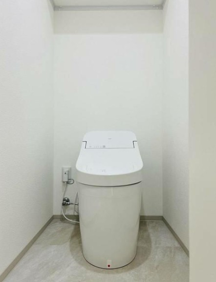 ＪＲ山手線 日暮里駅 徒歩15分 13階建 築4年のトイレ写真