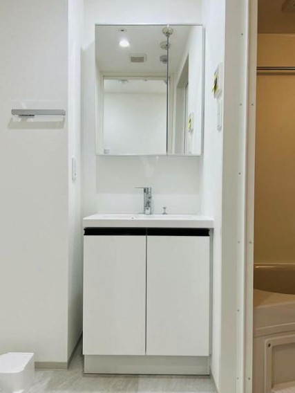 ＪＲ山手線 日暮里駅 徒歩15分 13階建 築4年の内装写真