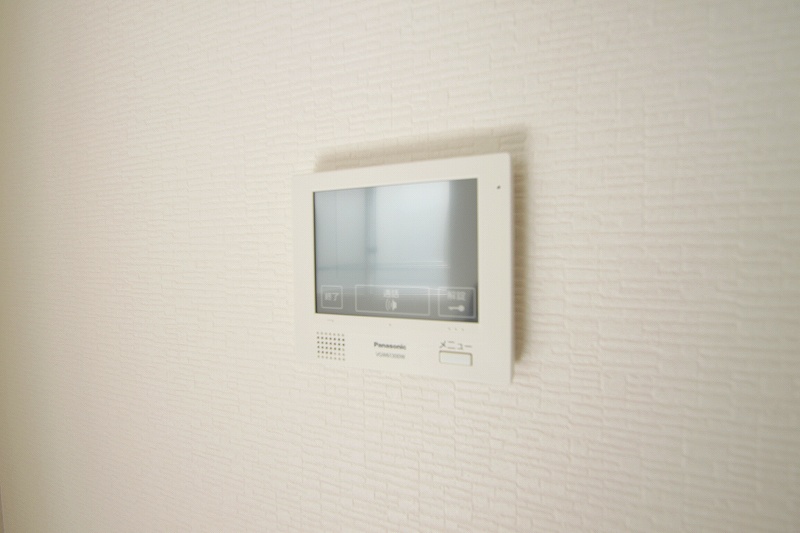 セキュリティ　来客者の確認ができるTVモニターホンが設置されています。