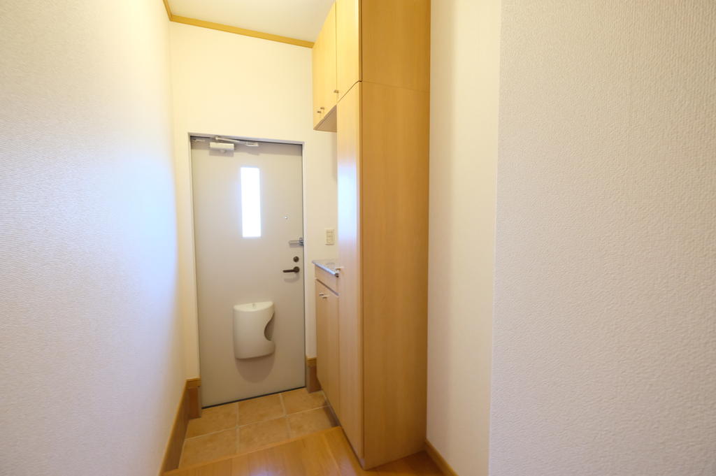 玄関　写真は別室です