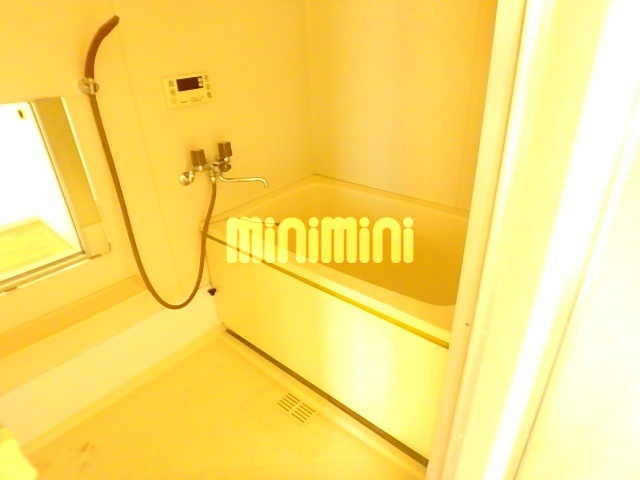 バス・シャワールーム　一日の疲れを癒してください。