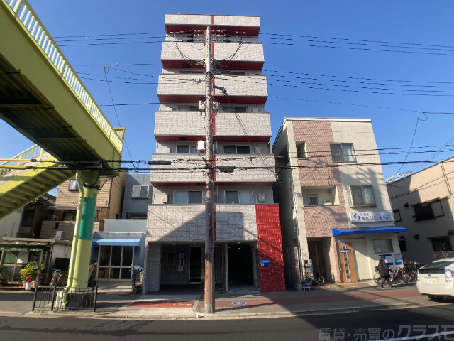 大阪市生野区舎利寺のマンションの建物外観