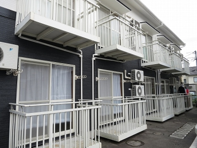 広島市安佐南区長楽寺のアパートの建物外観