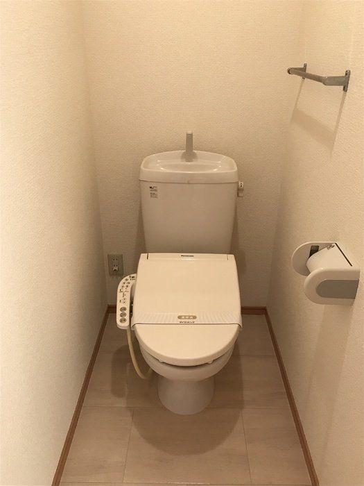 【富里市御料のアパートのトイレ】