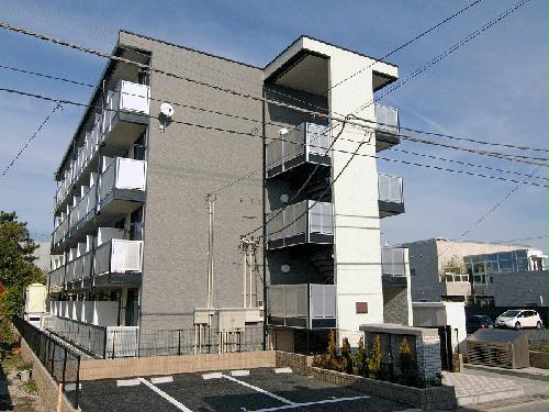 【レオパレスグランエレガンスの建物外観】