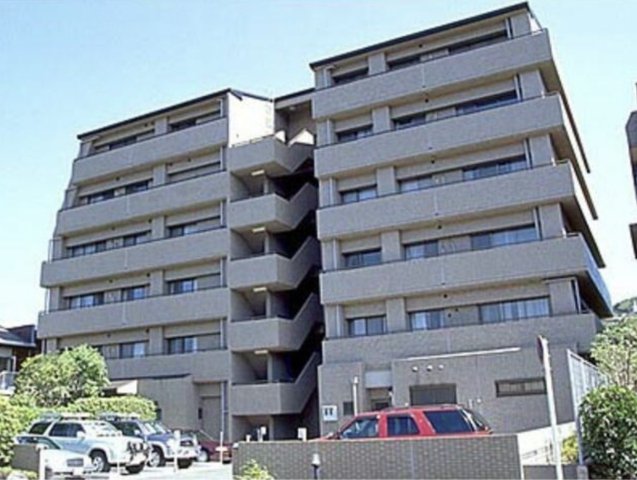 横浜市中区本牧和田のマンションの建物外観