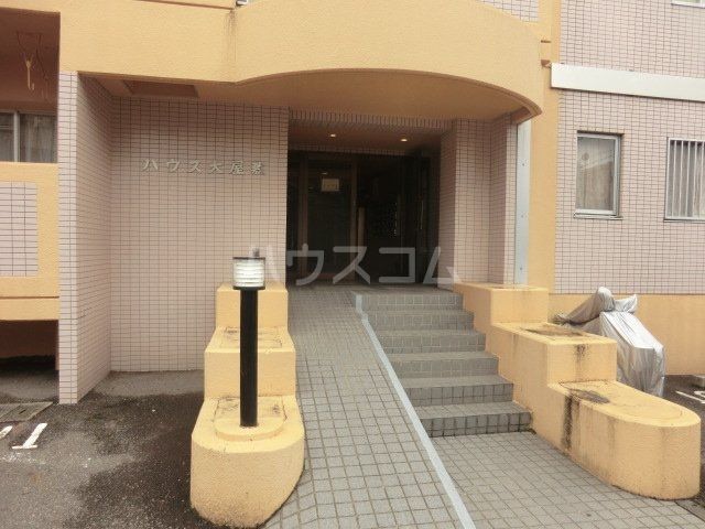 【名古屋市守山区大屋敷のマンションのエントランス】