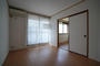 居室・リビング　同じ建物の別なお部屋