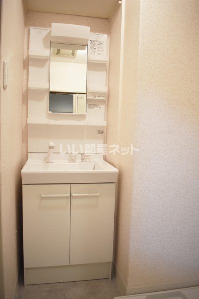 【和歌山市屋形町のマンションの洗面設備】