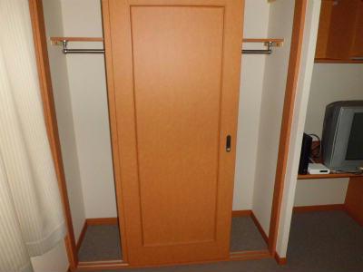 収納　クローゼット内部。