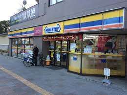 【名古屋市熱田区森後町のマンションのコンビニ】