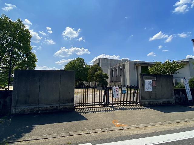 【サニーハイツ香蘭の小学校】