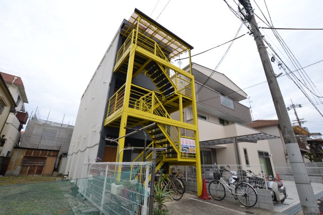 松原市天美北のマンションの建物外観