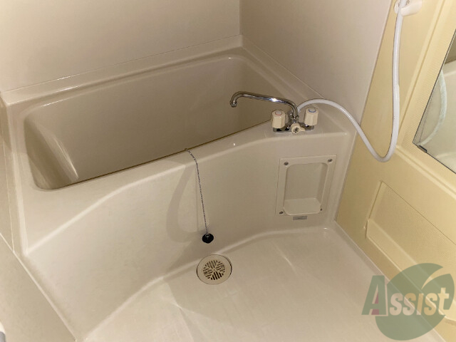 バス・シャワールーム　バスルームは一日の疲れをいやす大切な場所です。