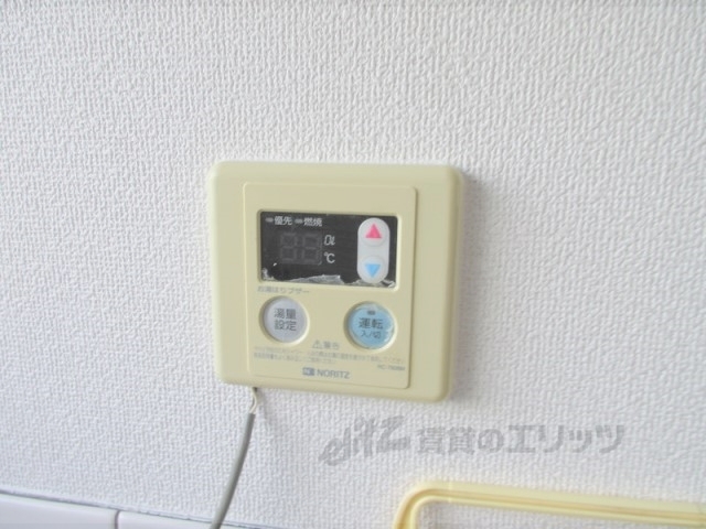その他設備　給湯器リモコン