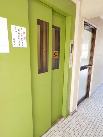 エントランス　エレベーターあり