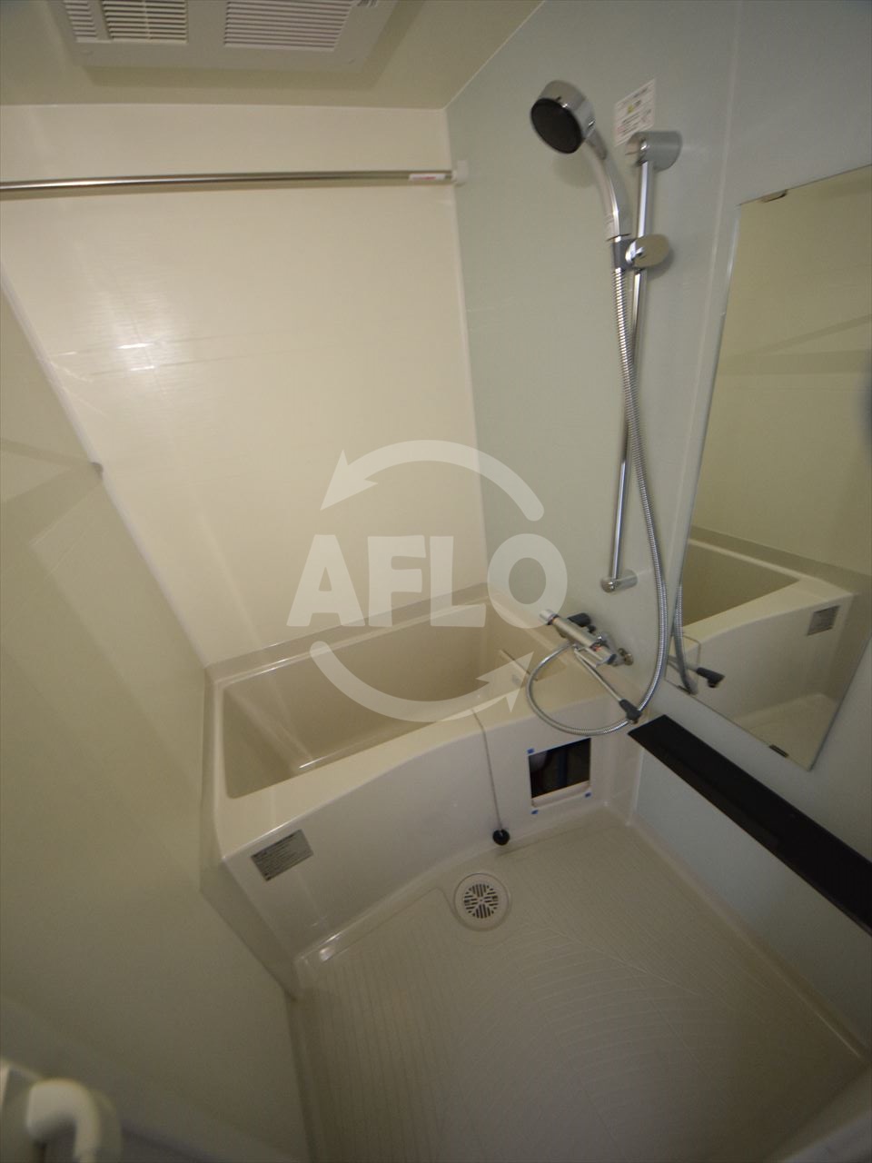 バス・シャワールーム　セオリー大阪パーチェ　浴室