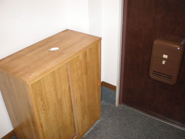 玄関　下駄箱付き