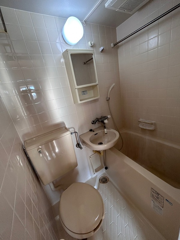 バス・シャワールーム　別部屋参考写真