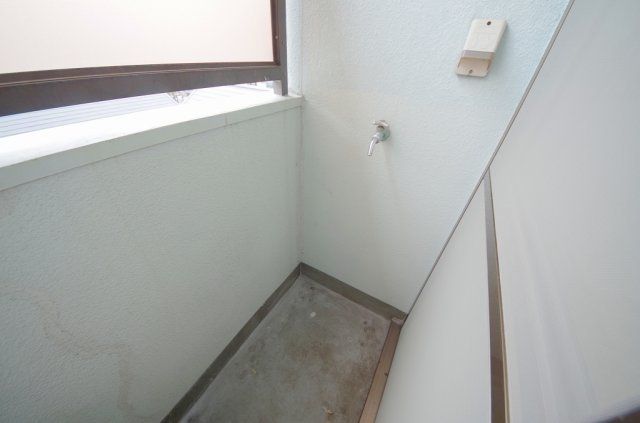 バルコニー　洗濯機置場