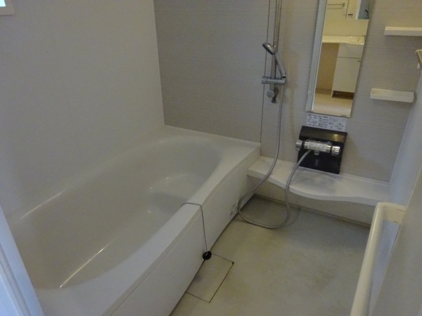 バス・シャワールーム　ゆったり一坪風呂
