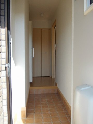 玄関　収納もある玄関です