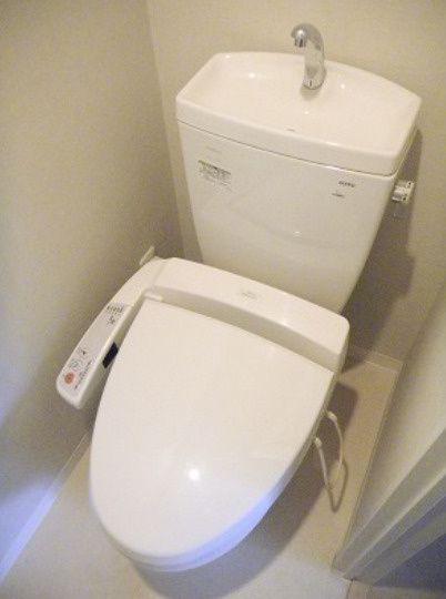 トイレ　別タイプ部屋　参考写真です