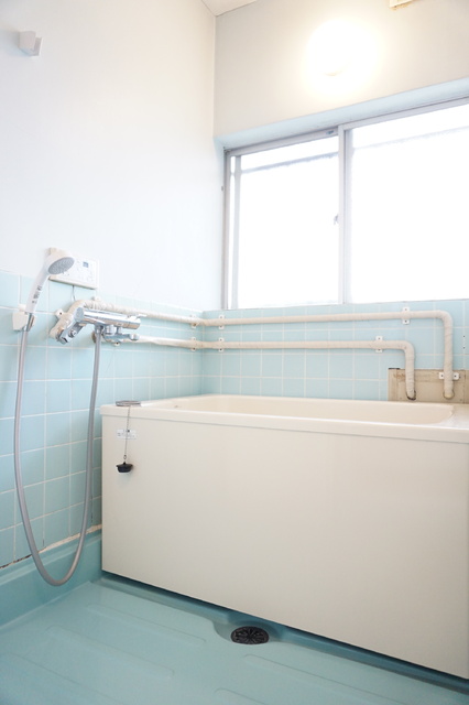 バス・シャワールーム　追焚給湯付きバス