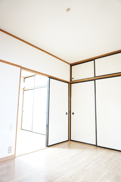 居室・リビング　北側洋室