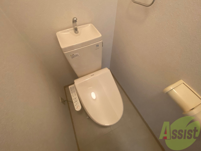 トイレ　ウォシュレット付きのトイレです。シャワートイレは日本の宝。